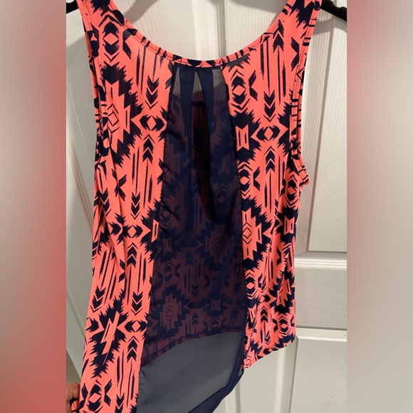 Julie’s Closet Blue & Pink Tribal Print Blouse/Tank. Size L. Sheer back detail. - Picture 3 of 4